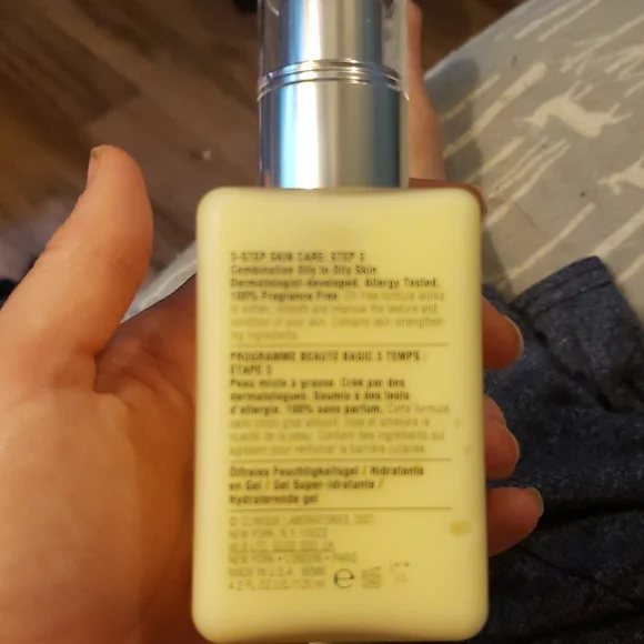 Clinique dramatically different moisturizing gel 125ml - Picture 4 of 4